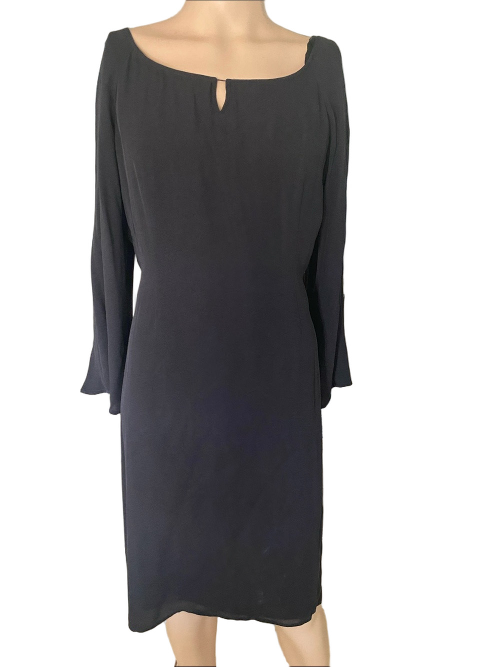 Finity Black Long-Sleeve Scoop Neck Keyhole Dress